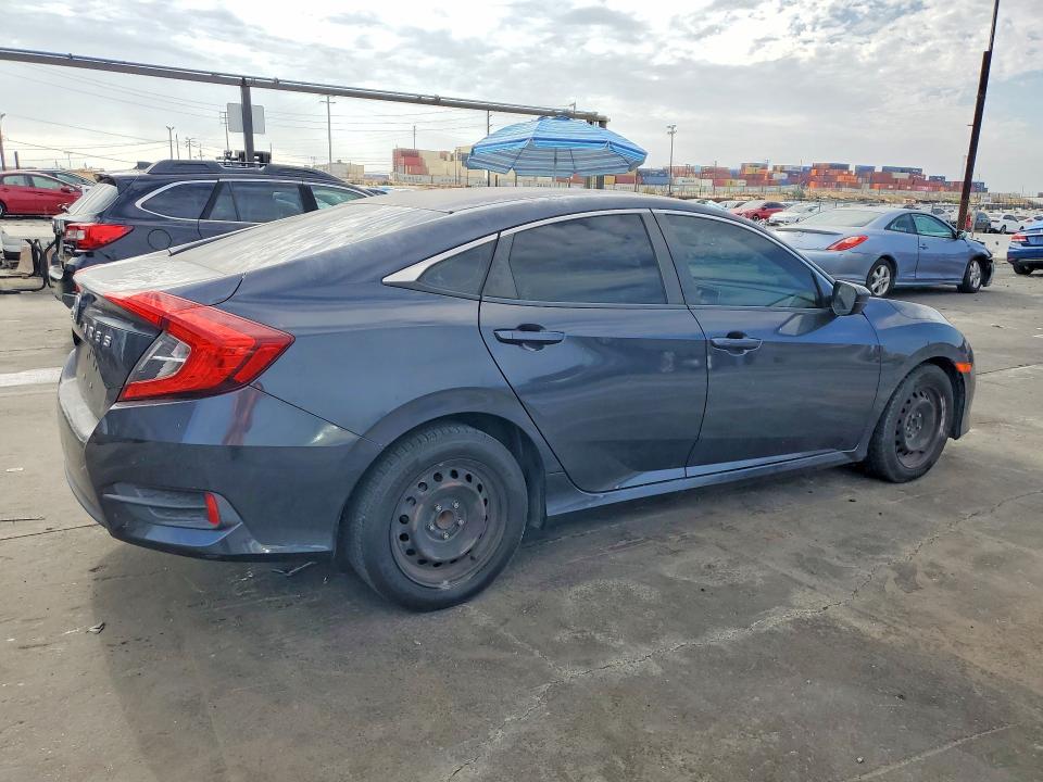 Продажа на аукционе авто 2018 Honda Civic, vin: 2HGFC2F57JH520243, номер лота: 60842716