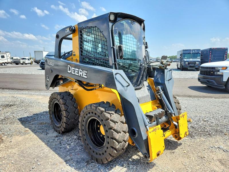 Продажа на аукционе авто 2010 John Deere 326d, vin: 1T0326DLTA0187350, номер лота: 62245476