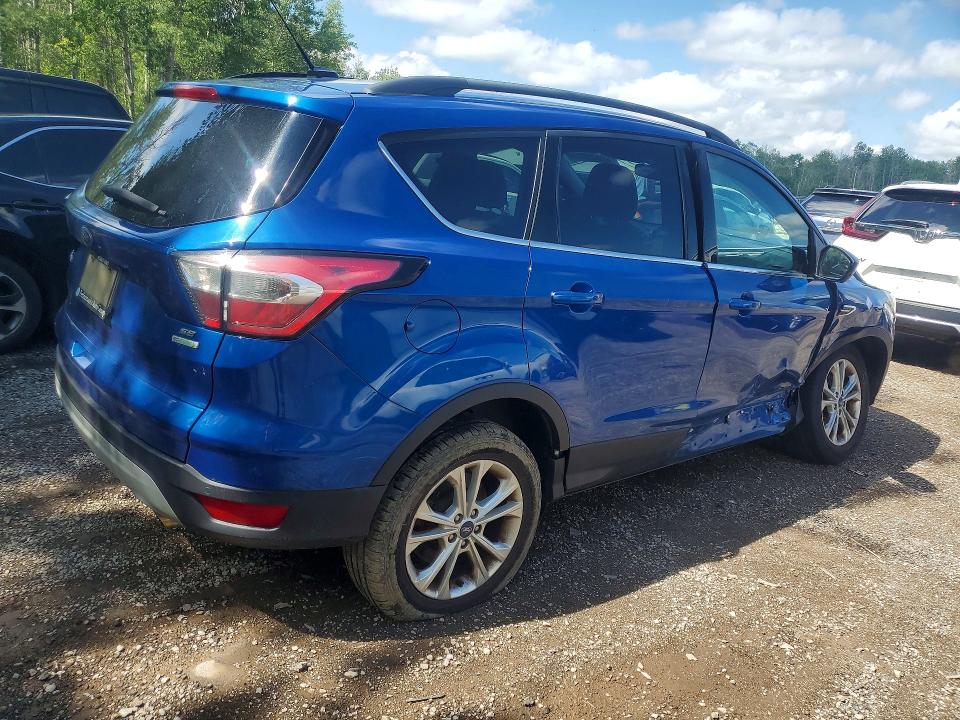60629986 :رقم المزاد ، 1FMCU0GD8HUB68835 vin ، 2017 Ford Escape مزاد بيع