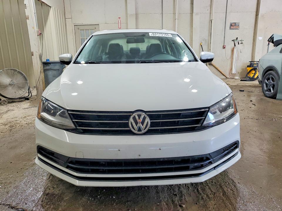 63173166 :رقم المزاد ، 3VWDB7AJ2HM295720 vin ، 2017 Volkswagen Jetta مزاد بيع