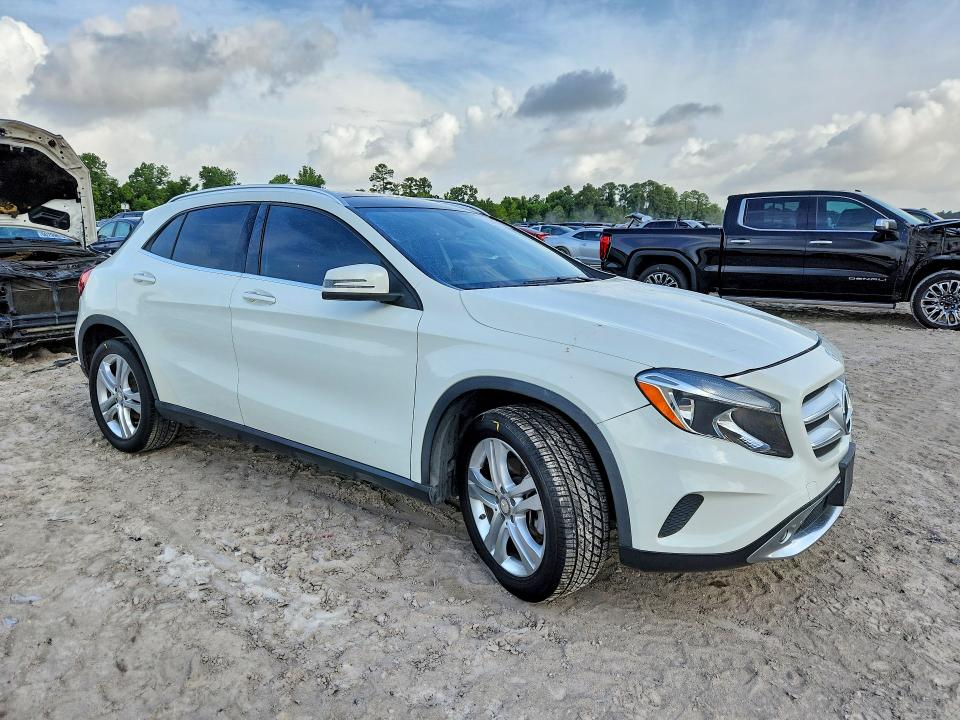 60493256 :رقم المزاد ، WDCTG4EB1GJ204511 vin ، 2016 Mercedes-benz Gla مزاد بيع