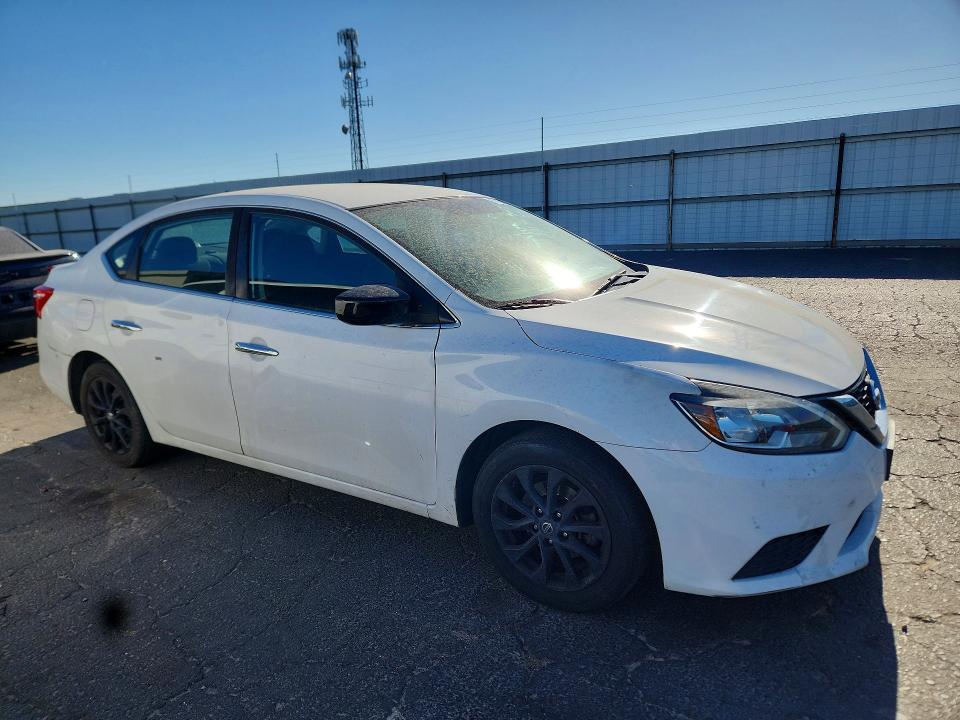 60205476 :رقم المزاد ، 3N1AB7AP7JY303547 vin ، 2018 Nissan Sentra مزاد بيع