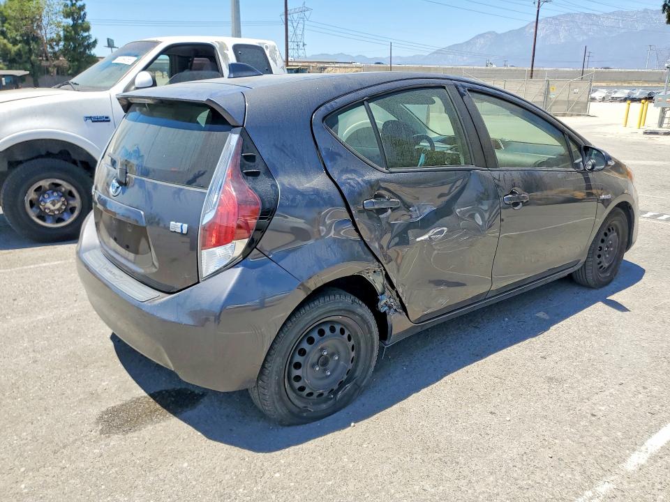 2016 Toyota Prius C მანქანა იყიდება აუქციონზე, vin: JTDKDTB32G1139931, აუქციონის ნომერი: 63363906