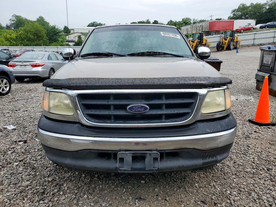 60557436 :رقم المزاد ، 1FTRW07622KE20575 vin ، 2002 Ford F150 مزاد بيع