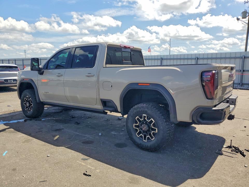 61679926 :رقم المزاد ، 1GT4UZEY7TF210444 vin ، 2026 Gmc Sierra مزاد بيع
