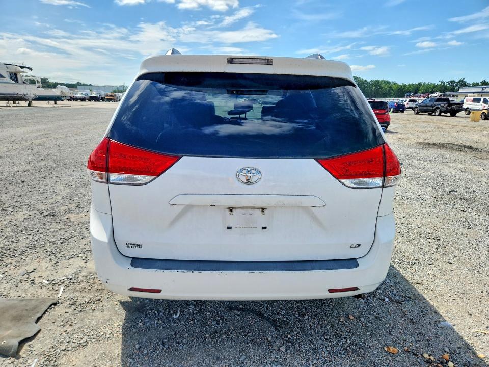 61245976 :رقم المزاد ، 5TDKK3DC0CS210821 vin ، 2012 Toyota Sienna مزاد بيع