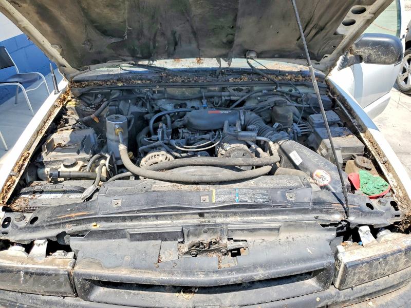 63433516 :رقم المزاد ، 1GNCT18WX1K163836 vin ، 2001 Chevrolet Blazer مزاد بيع