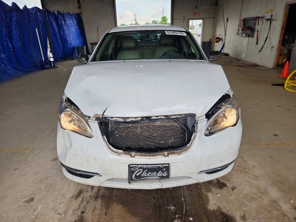 2014 Chrysler 200 მანქანა იყიდება აუქციონზე, vin: 1C3CCBCG2EN156242, აუქციონის ნომერი: 61485776