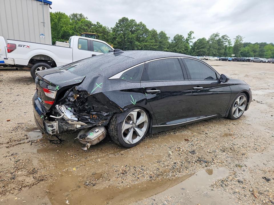 Aukcja sprzedaży 2018 Honda Accord, vin: 1HGCV1F97JA047582, numer aukcji: 61680626