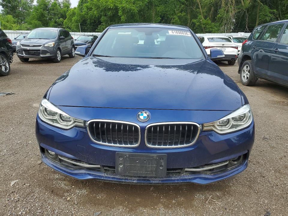 61898836 :رقم المزاد ، WBA8D9C51JEM31399 vin ، 2018 Bmw 330 مزاد بيع