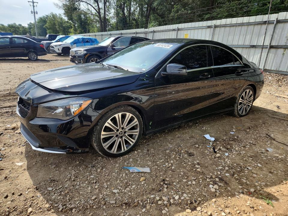 60742426 :رقم المزاد ، WDDSJ4EB8JN602100 vin ، 2018 Mercedes-benz Cla مزاد بيع