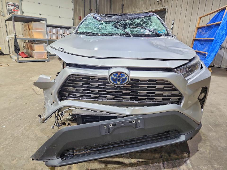 61991126 :رقم المزاد ، 4T3D6RFV3MU020932 vin ، 2021 Toyota Rav4 مزاد بيع