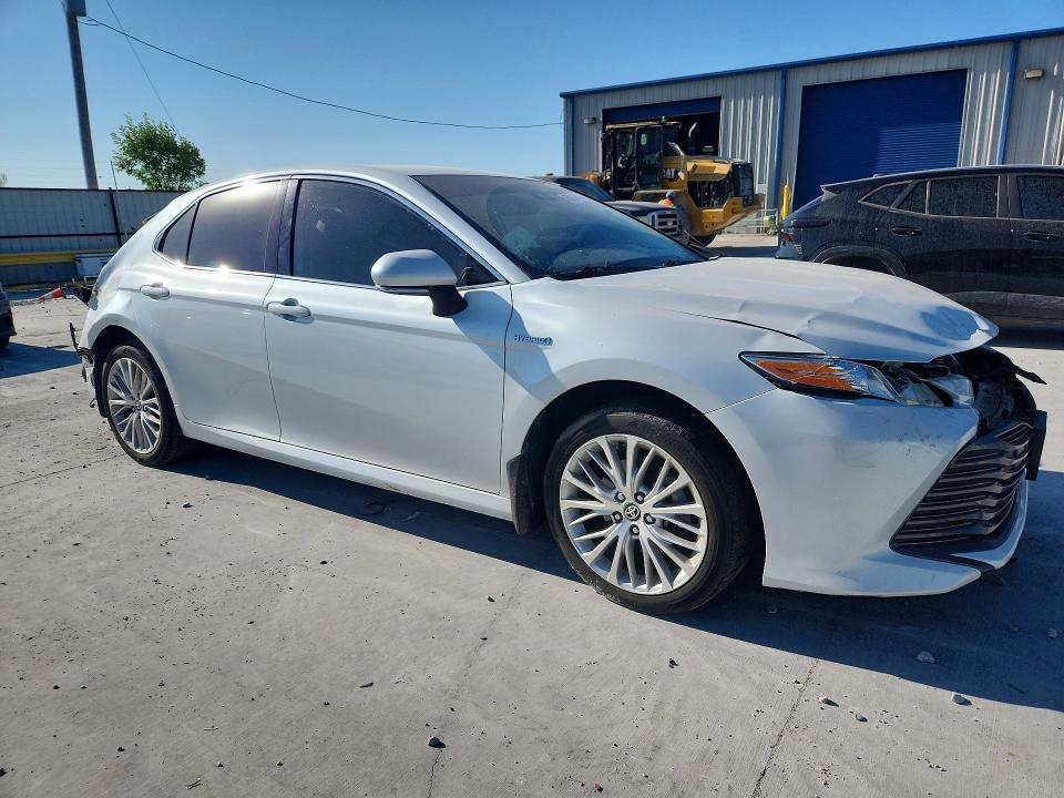 60214546 :رقم المزاد ، 4T1F31AK3LU541186 vin ، 2020 Toyota Camry مزاد بيع