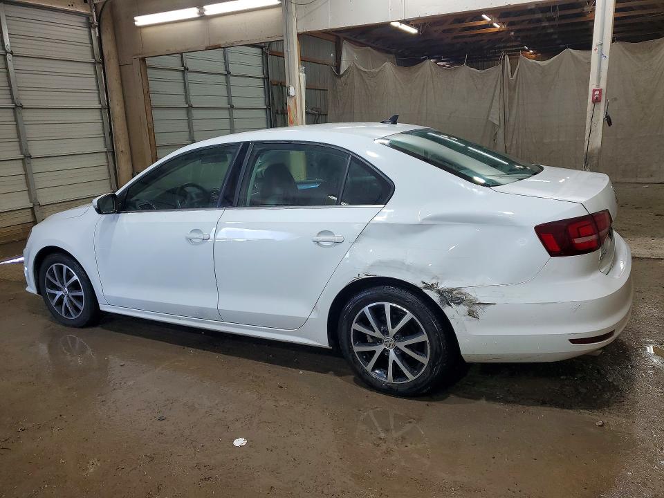 63173166 :رقم المزاد ، 3VWDB7AJ2HM295720 vin ، 2017 Volkswagen Jetta مزاد بيع