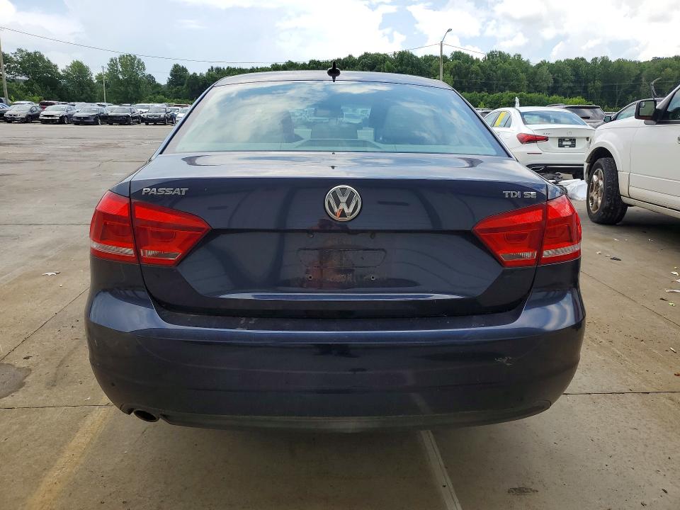 60847696 :رقم المزاد ، 1VWBV7A3XFC051327 vin ، 2015 Volkswagen Passat مزاد بيع