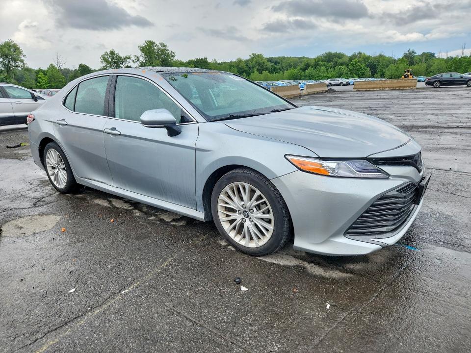 61563866 :رقم المزاد ، 4T1B11HK9KU746469 vin ، 2019 Toyota Camry مزاد بيع