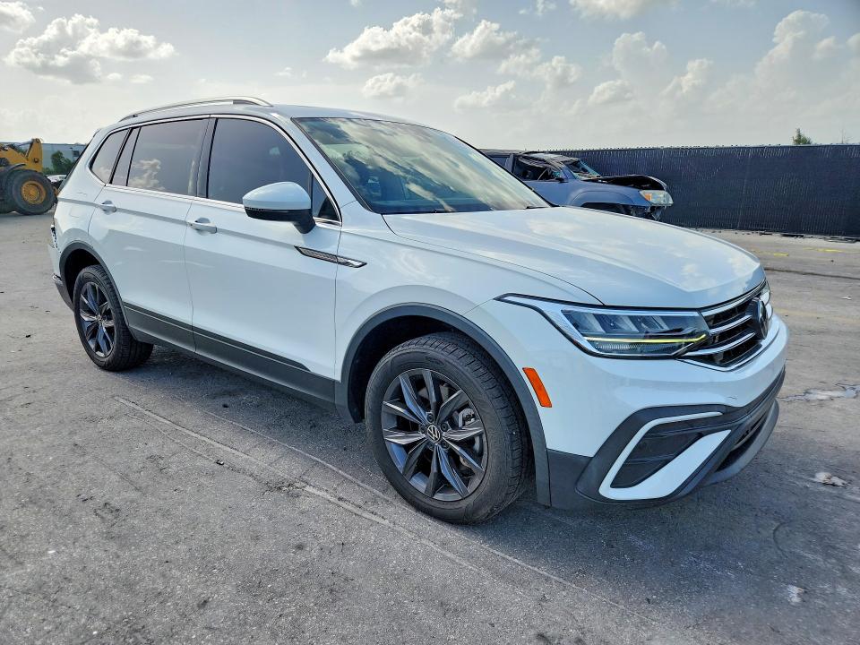 60447966 :رقم المزاد ، 3VV3B7AX1NM037379 vin ، 2022 Volkswagen Tiguan مزاد بيع