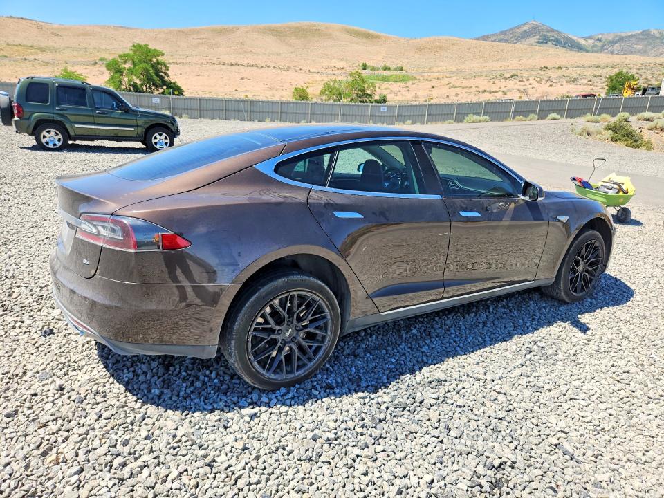 2014 Tesla Model S მანქანა იყიდება აუქციონზე, vin: 5YJSA1H19EFP48618, აუქციონის ნომერი: 60206356