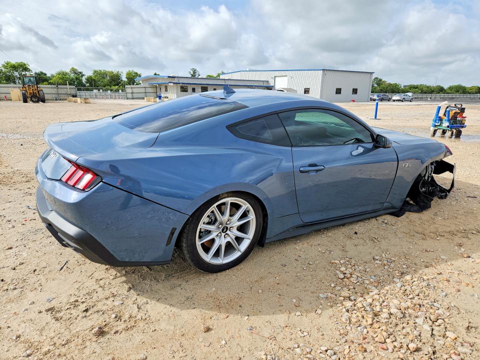61422806 :رقم المزاد ، 1FA6P8CF6T5405894 vin ، 2026 Ford Mustang مزاد بيع