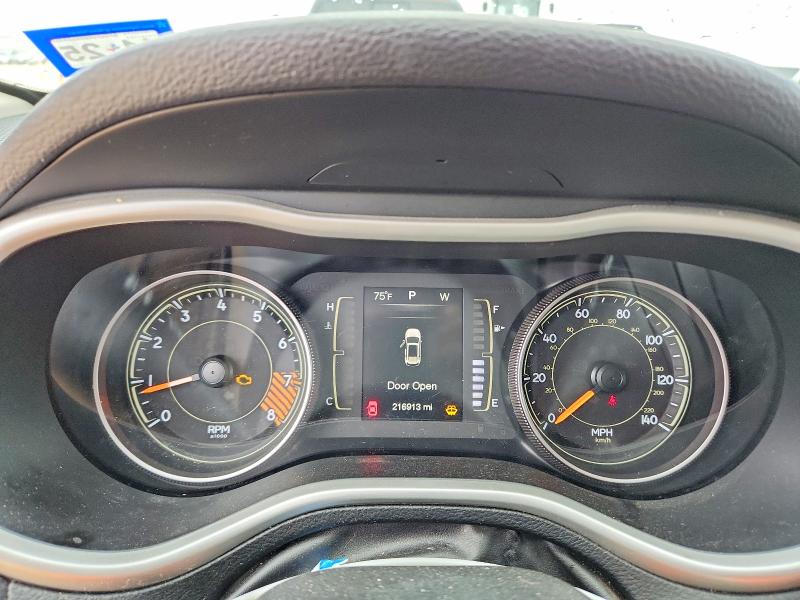 60994696 :رقم المزاد ، 1C4PJLCS8FW612141 vin ، 2015 Jeep Cherokee مزاد بيع