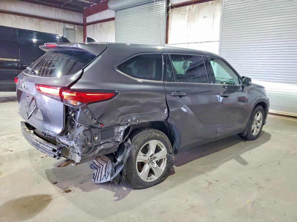 Продажа на аукционе авто 2022 Toyota Highlander, vin: 5TDBZRBH3NS231954, номер лота: 62802296