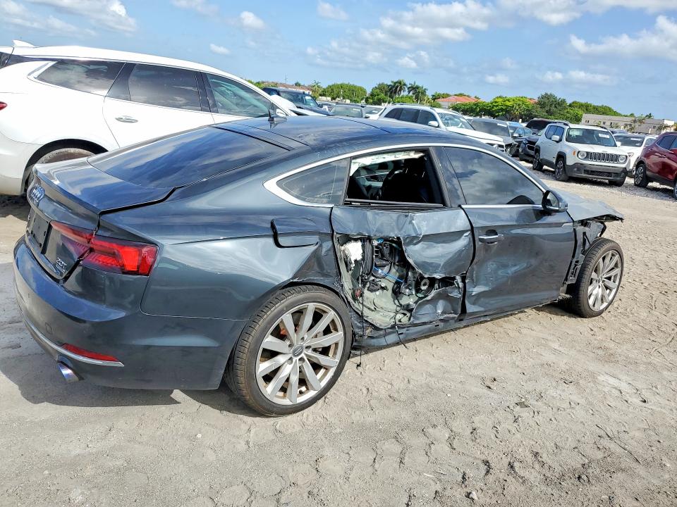60998866 :رقم المزاد ، WAUBNCF54JA036068 vin ، 2018 Audi A5 مزاد بيع
