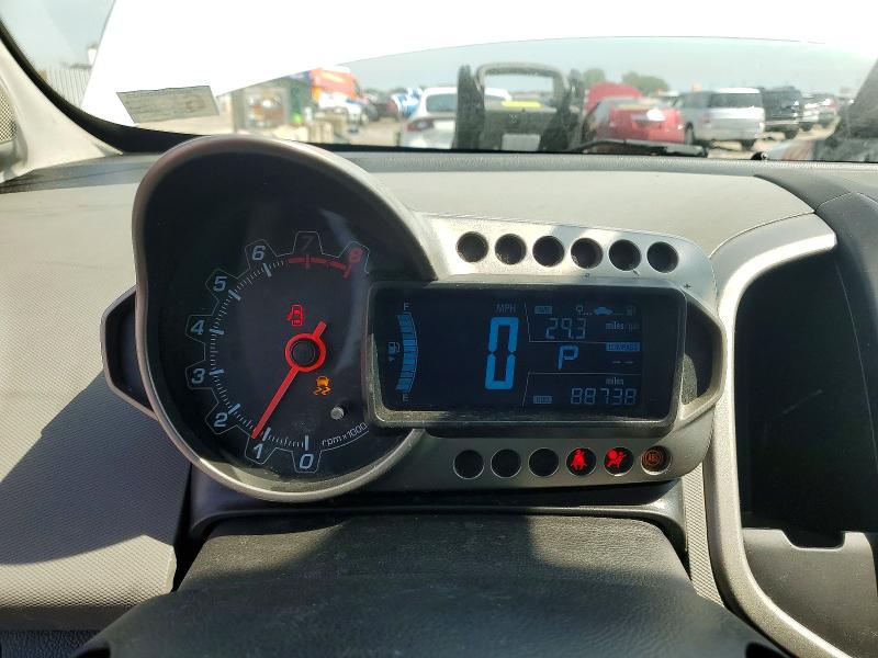 60477556 :رقم المزاد ، 1G1JA6SH8F4198005 vin ، 2015 Chevrolet Sonic مزاد بيع
