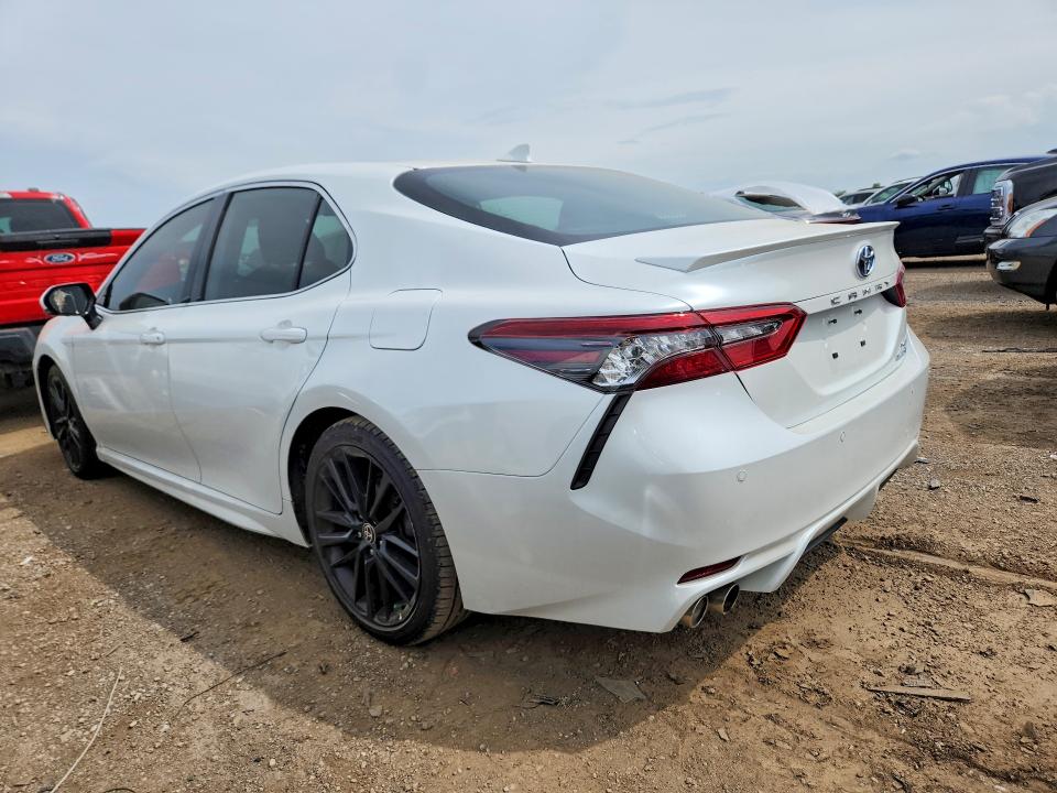 60683836 :رقم المزاد ، 4T1K31AK8NU572273 vin ، 2022 Toyota Camry مزاد بيع