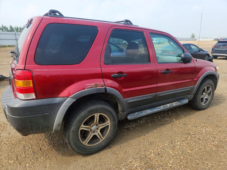 2005 Ford Escape მანქანა იყიდება აუქციონზე, vin: 1FMYU93175KD38020, აუქციონის ნომერი: 61931636