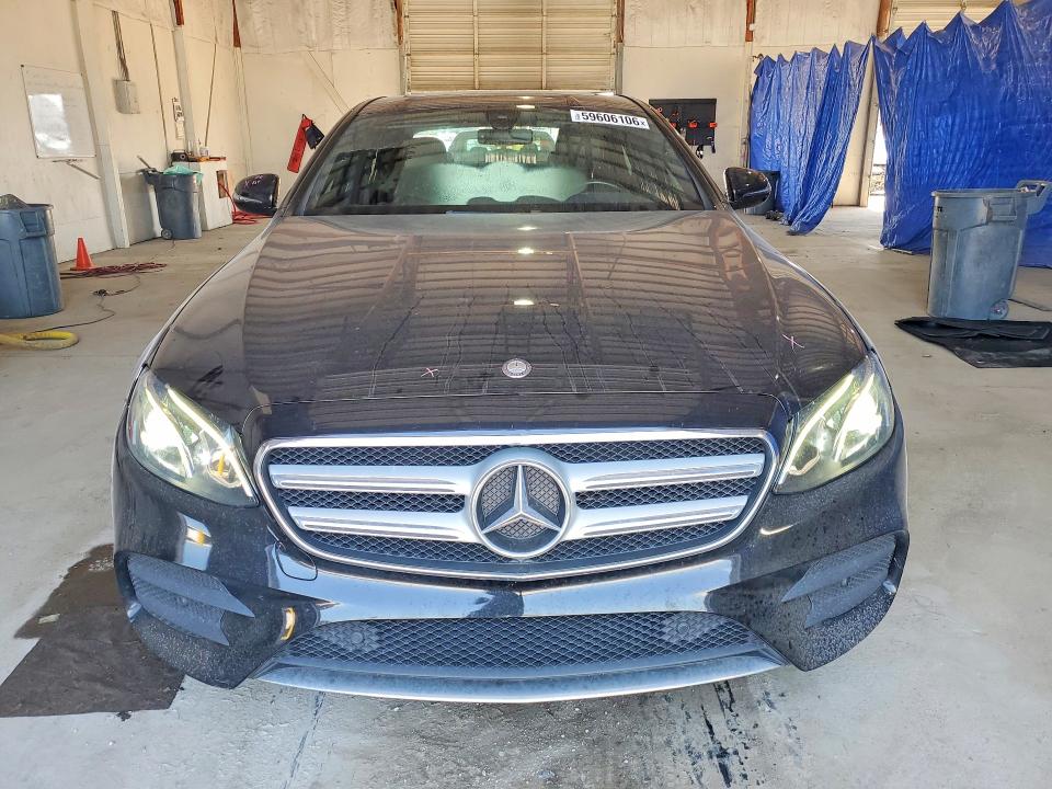 59606106 :رقم المزاد ، WDDZF4KB5HA023295 vin ، 2017 Mercedes-benz E مزاد بيع