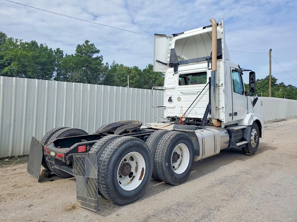 Aukcja sprzedaży 2016 Volvo Vnl, vin: 4V4NC9EG4GN929956, numer aukcji: 60621086