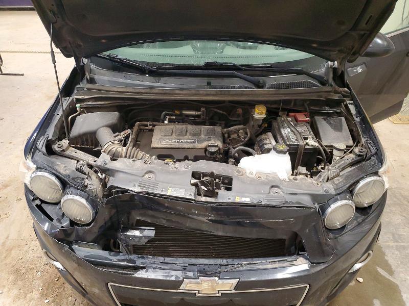 62721356 :رقم المزاد ، 1G1JE5SB1F4107912 vin ، 2015 Chevrolet Sonic مزاد بيع