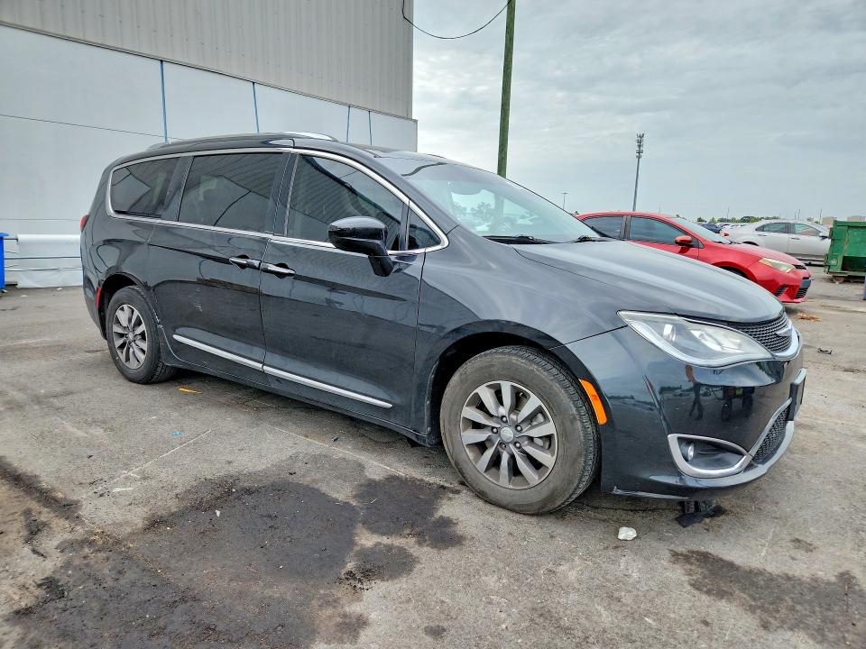 60800956 :رقم المزاد ، 2C4RC1EGXLR172816 vin ، 2020 Chrysler Pacifica مزاد بيع