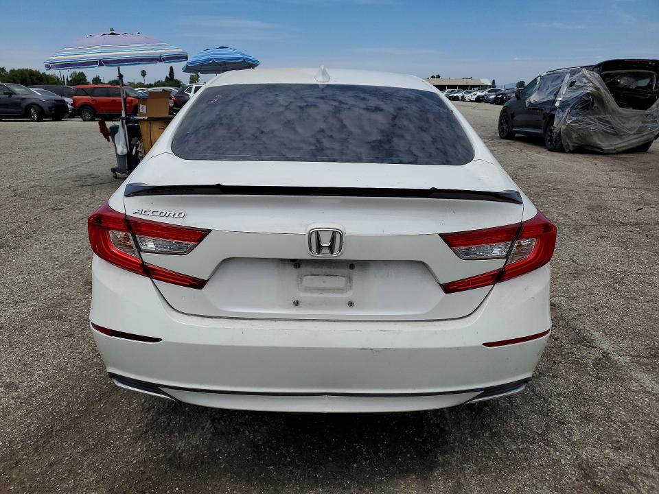 60693936 :رقم المزاد ، 1HGCV1F41JA018602 vin ، 2018 Honda Accord مزاد بيع