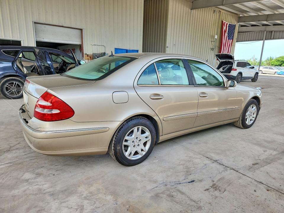 60885116 :رقم المزاد ، WDBUF65J45A626669 vin ، 2005 Mercedes-benz E مزاد بيع