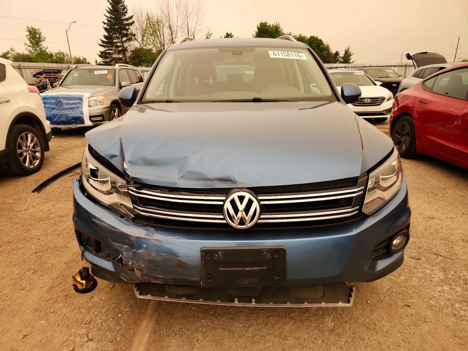 61158116 :رقم المزاد ، WVGLV7AX8HK010046 vin ، 2017 Volkswagen Tiguan مزاد بيع