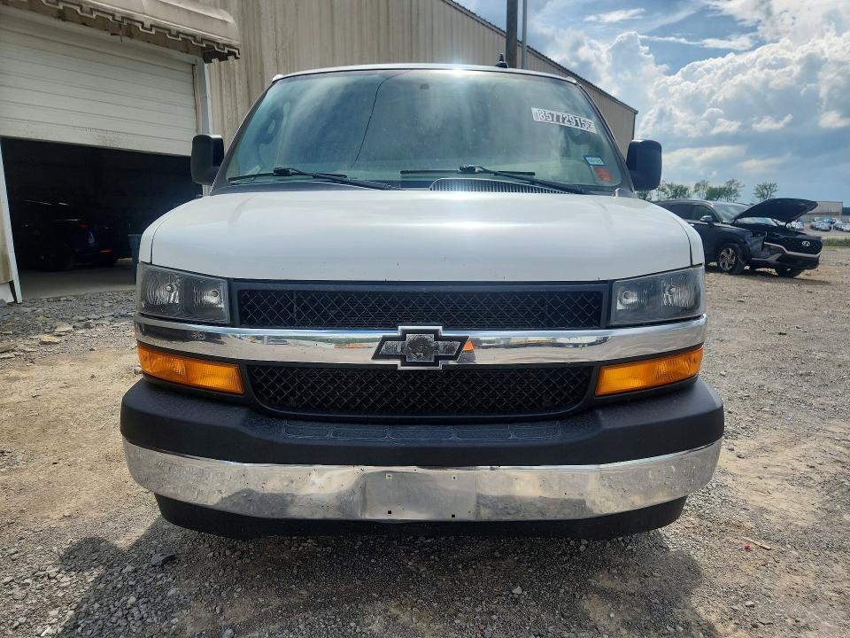 85772915 :رقم المزاد ، 1GCWGAFP5N1146637 vin ، 2022 Chevrolet Express G2500 مزاد بيع