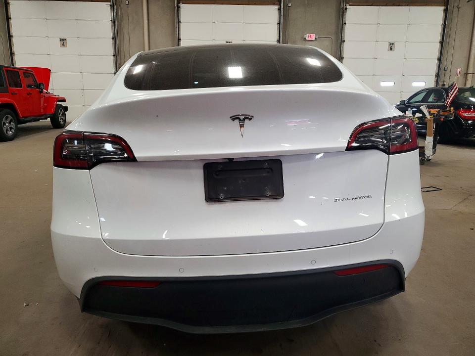 Продажа на аукционе авто 2022 Tesla Model Y, vin: 7SAYGAEE0NF516511, номер лота: 62130996