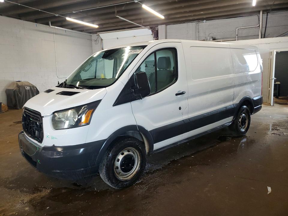 61141206 :رقم المزاد ، 1FTYE1YM2GKA83415 vin ، 2016 Ford Transit مزاد بيع