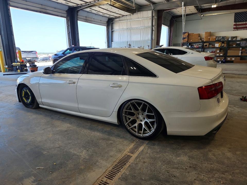 Продажа на аукционе авто 2013 Audi S6, vin: WAUF2BFC8DN133578, номер лота: 61113846