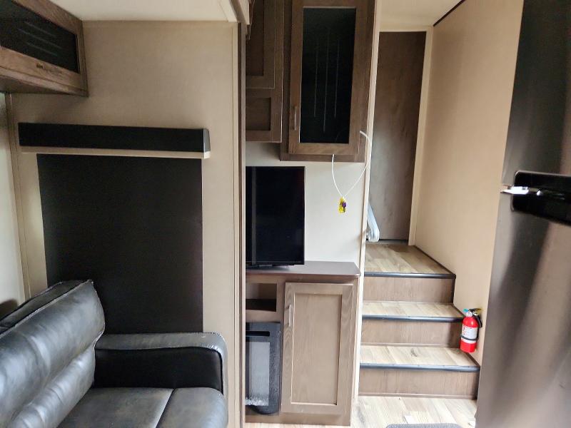 59863346 :رقم المزاد ، 4X4FSBM28JV005036 vin ، 2018 Forest River Sier Recreational Vehicle (rv) مزاد بيع