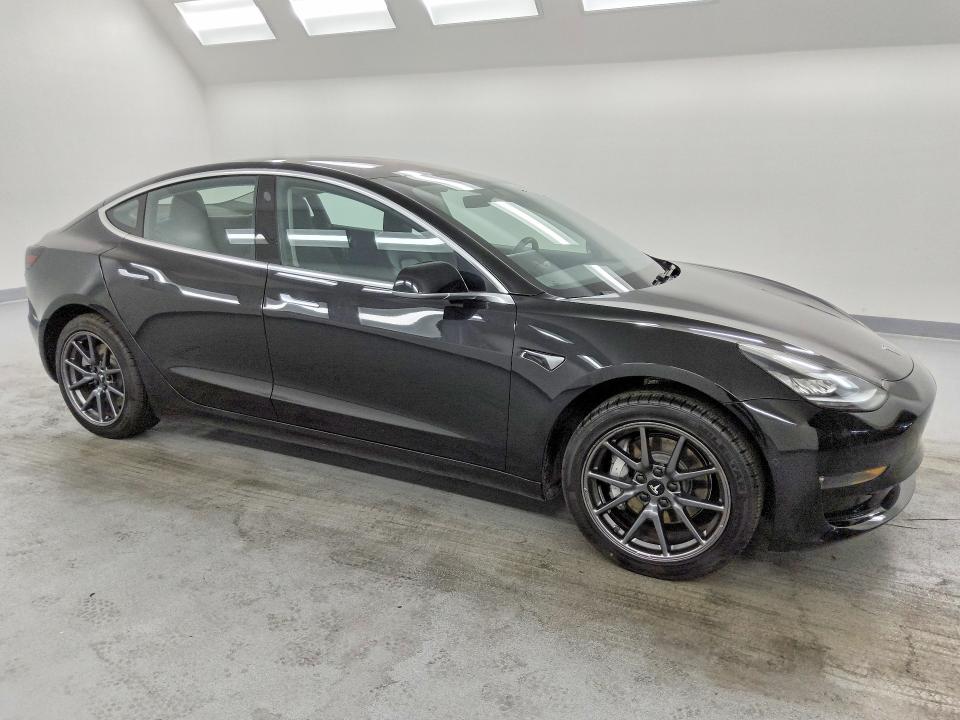 Продажа на аукционе авто 2018 Tesla Model 3, vin: 5YJ3E1EA8JF013863, номер лота: 58786286