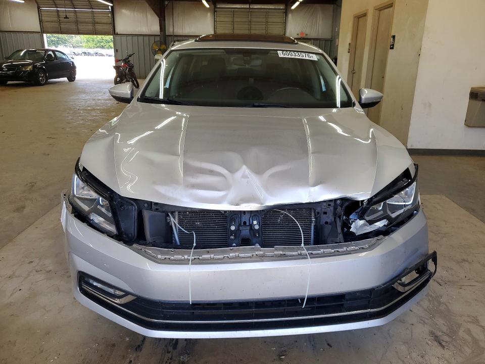 60033576 :رقم المزاد ، 1VWBT7A38GC054234 vin ، 2016 Volkswagen Passat مزاد بيع