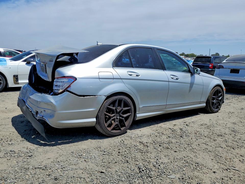 2014 Mercedes-benz C მანქანა იყიდება აუქციონზე, vin: WDDGF4HB3ER319654, აუქციონის ნომერი: 59731086