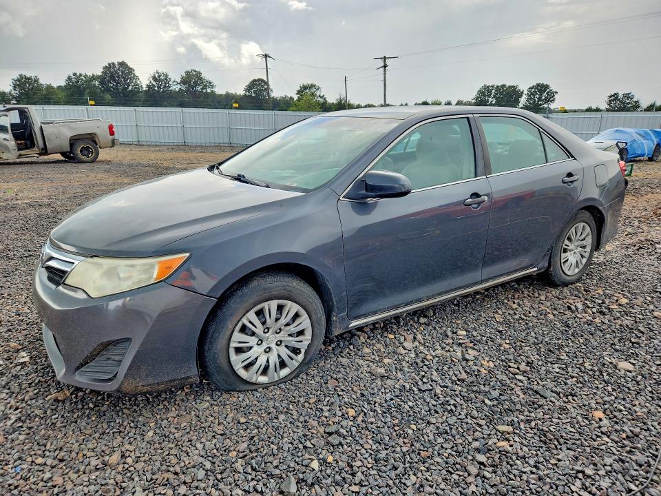 61518556 :رقم المزاد ، 4T1BF1FK3CU045836 vin ، 2012 Toyota Camry مزاد بيع
