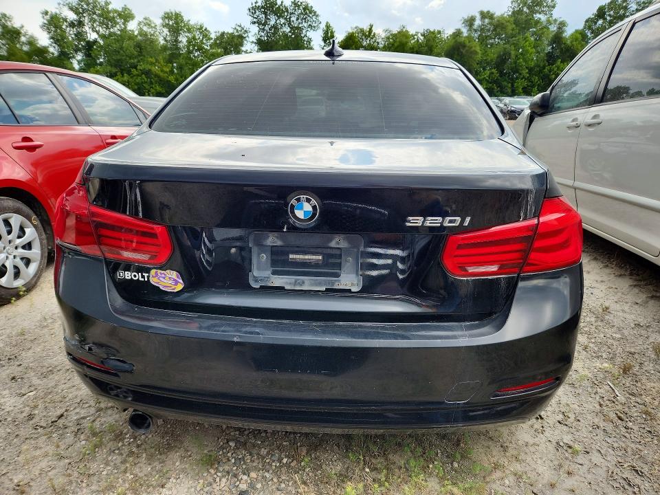 2017 Bmw 320 მანქანა იყიდება აუქციონზე, vin: WBA8E1G58HNU13050, აუქციონის ნომერი: 59726186