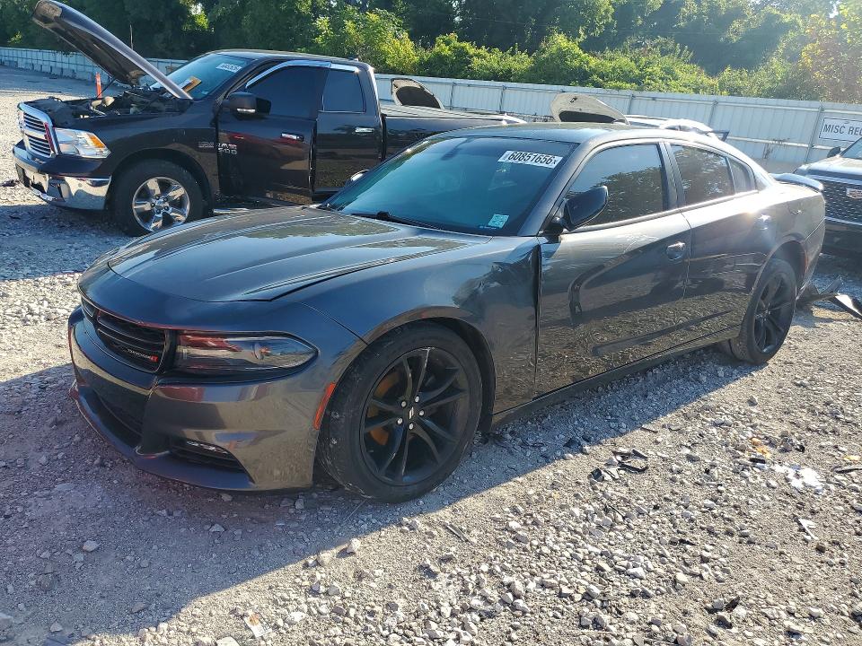 60851656 :رقم المزاد ، 2C3CDXHG2JH197735 vin ، 2018 Dodge Charger مزاد بيع