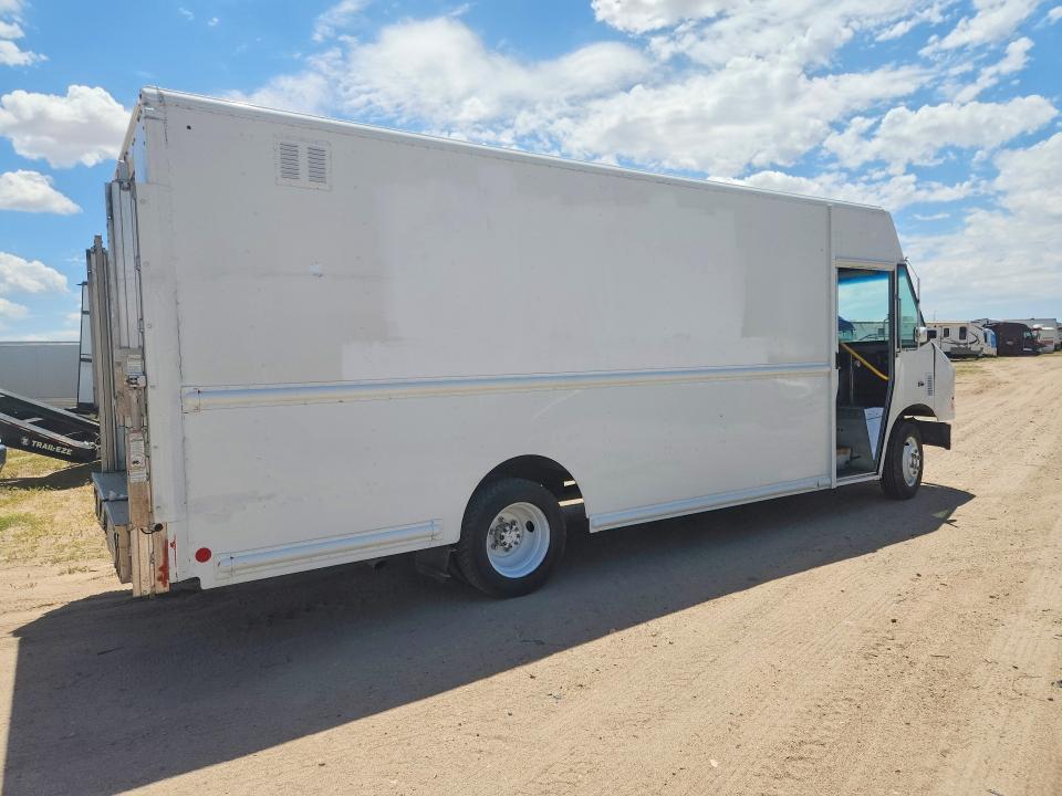 Продаж на аукціоні авто 2015 Freightliner Mt45 Chassis, vin: 4UZAC1DV3FCGX4544, номер лоту: 62855086