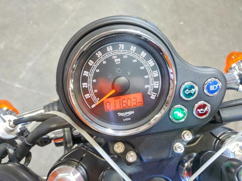 61010496 :رقم المزاد ، SMT900K10BT464793 vin ، 2011 Triumph Motorcycle Bonneville مزاد بيع