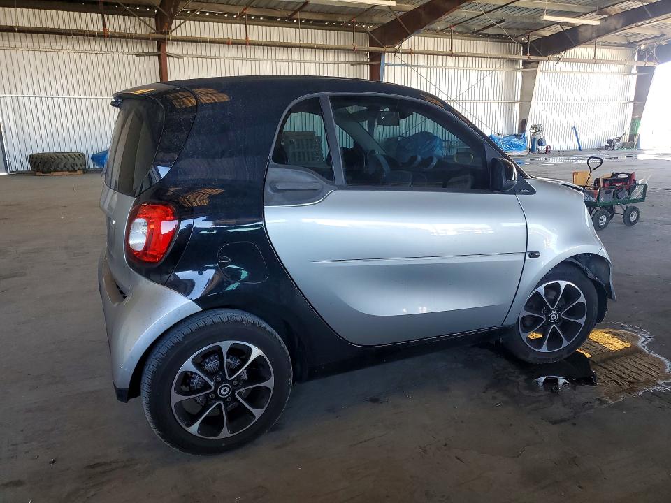 Aukcja sprzedaży 2016 Smart Fortwo, vin: WMEFJ5DA5GK048147, numer aukcji: 61197806